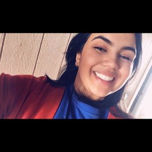 Meet your Posher, Lois